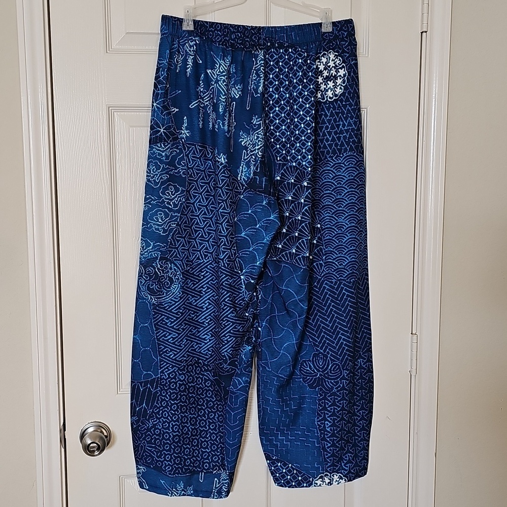 NWT Women's Capri Boho Beachy Casual Pull On Pant XL Blues Whites - Picture 4 of 14